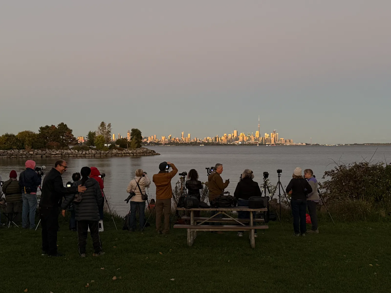 Group gathered for the moon alignment / Photo by @oneill_photography_21