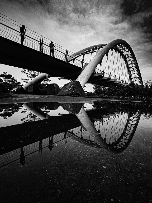 Moody BW image of Humber Bay arch bridge by @simonhoffsphotography